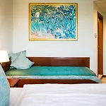 Mediterranee Family & Hotel