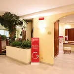 Hotel Mediterranee Family & 5*