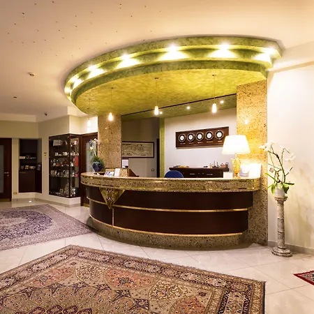 호텔 Mediterranee Family &