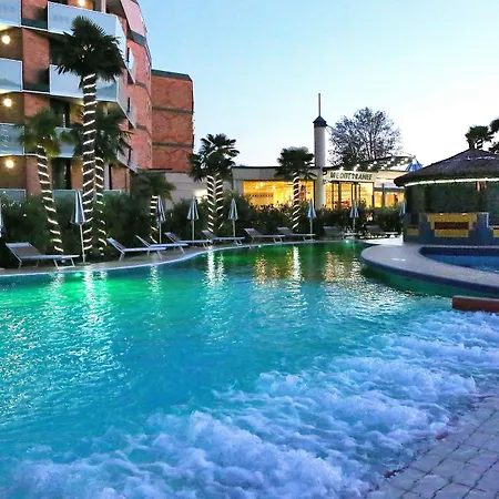 Mediterranee Family & Hotel 5*