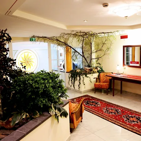 호텔 Mediterranee Family & 5*