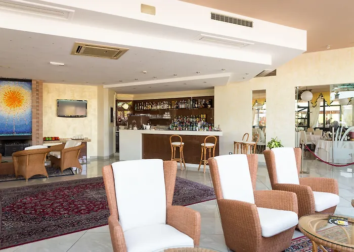 Mediterranee Family & Hotel 5*