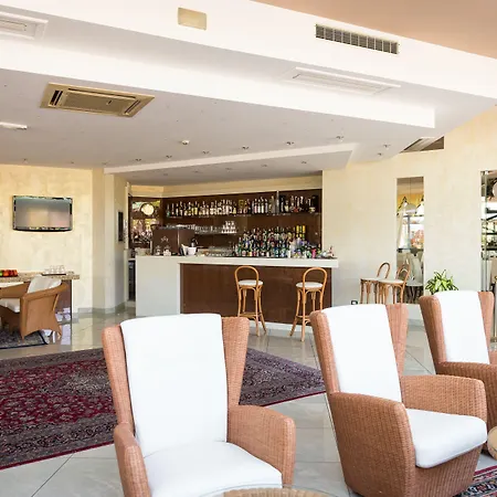 Mediterranee Family & Ξενοδοχείο 5*