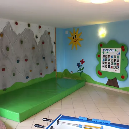 Mediterranee Family & Hotel