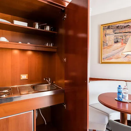 Mediterranee Family & Hotel
