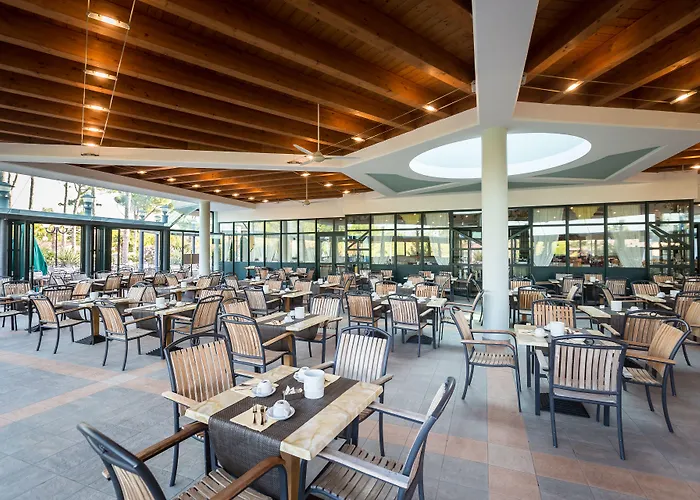 Mediterranee Family & Szálloda 5*